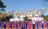 Khoảnh khắc hạnh phúc của 100 cặp đôi trong ngày Quốc khánh