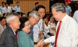 Tổng Bí thư Tô Lâm gặp mặt cán bộ lão thành, người có công, gia đình chính sách tiêu biểu