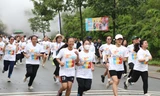 Hàng nghìn bạn trẻ chạy bộ, rèn luyện sức bền