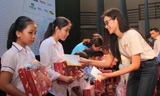 Hoa hậu Đỗ Thị Hà, Trần Tiểu Vy về Long An tặng học bổng, hỗ trợ khám bệnh cho người dân 