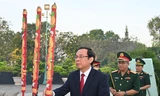 Lãnh đạo TPHCM dâng hương tưởng nhớ Anh hùng liệt sĩ 