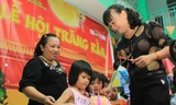 Báo Tiền Phong tổ chức Tết Trung thu cho hơn 400 em nhỏ Tiền Giang