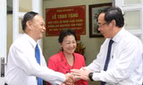 Bí thư Thành ủy Nguyễn Văn Nên thăm, chúc mừng nhà giáo lão thành