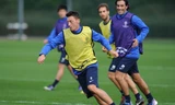 HLV Wenger nóng ruột ngóng Mesut Ozil