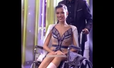 Thí sinh Miss Grand cấp tỉnh của Thái Lan ngồi xe lăn trình diễn váy dạ hội
