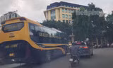 Xe 'hợp đồng' tung hoành nội đô, bất chấp giờ cấm