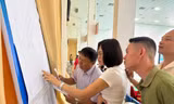 Gần 20 năm chờ đợi, người đàn ông bốc thăm được lô đất dịch vụ 3 mặt tiền
