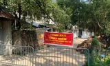 Chính quyền địa phương đặt biển cảnh báo tại khu vực nguy hiểm