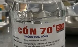 Cảnh báo cồn công nghiệp 'đội lốt' cồn y tế bán tại nhà thuốc gây độc hại