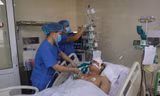 Tình trạng sức khoẻ mới nhất của 8 bệnh nhân trong vụ ô tô đâm 17 xe máy