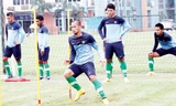 Tuyển Việt Nam bất ngờ 'đóng cửa' luyện binh
