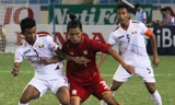 U19 Myanmar (áo trắng) đã có chiến thắng xứng đáng trước U19 UAE khi tận dụng tối đa lợi thế sân nhà. Ảnh: Zing