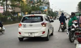 Yêu cầu các hãng taxi xử lý các trường hợp tài xế “biến hóa” biển số, đón trả khách sai quy định