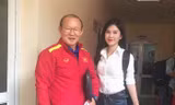 BTV Thu Hoài luôn theo sát HLV Park Hang Seo trong các trận đấu của đội tuyển Việt Nam tại AFF Cup 2018.