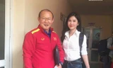 BTV Thu Hoài luôn theo sát HLV Park Hang Seo trong các trận đấu của đội tuyển Việt Nam tại AFF Cup 2018.