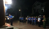 Đoàn viên TN và chiến sỹ Biên Phòng ở biên giới Đồng Đăng tưởng niệm các liệt sỹ.