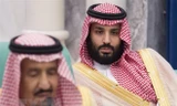 Thái tử Saudi Arabia Mohammed bin Salman (phải). (Ảnh: AFP/TTXVN)