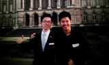 Ông Vũ Minh Hoàng (phải) đang học tiến sĩ tại Nhật (Ảnh: Zing).