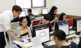 Thí sinh đăng ký xét tuyển trực tuyến vào trường Đại học Hoa Sen.