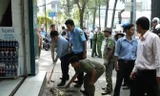 Quản lý vỉa hè: Bên thu tiền, bên không cho bán
