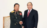 Thủ tướng Nguyễn Xuân Phúc tiếp Bộ trưởng Quốc phòng Lào