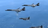 Oanh tạc cơ B-1B Mỹ xuất kích từ căn cứ trên đảo Guam