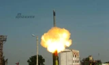 [ẢNH] Tên lửa BrahMos tầm bắn hơn 400km rời bệ phóng