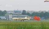 [ẢNH] Tiêm kích J-20 Trung Quốc xuất hiện với nước sơn lạ