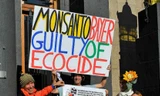 Những người biểu tình phản đối Monsanto bên ngoài nơi diễn ra phiên tòa về Monsanto ảnh: Getty Images