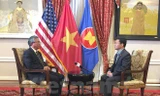 Đại sứ Phạm Quang Vinh trả lời phỏng vấn của phóng viên thông tấn xã Việt Nam. (Nguồn: CQTT TTXVN tại Washington)