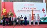 Chủ tịch Quốc hội Nguyễn Thị Kim Ngân đã trao tặng Huân chương Lao động hạng Nhì cho Báo Đại biểu Nhân dân. Ảnh QK