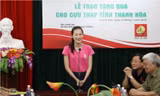 Người đẹp HHVN hát ‘Cô gái mở đường’ tặng cựu thanh niên xung phong