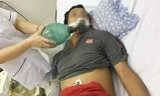 Anh Sơn nhập viện trong tình trạng nguy kịch do ngộ độc rượu.