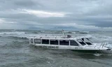 17 người chết sau vụ lật ca nô trên biển Cửa Đại.
