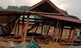 Mưa đá, dông lốc làm sập nhiều nhà dân ở xã biên giới Quảng Nam