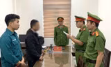 Nhân viên văn phòng đăng ký đất đai bị bắt vì nhận hối lộ