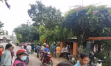 Sau tiếng nổ lớn ngôi nhà bị sập, cặp vợ chồng tử vong thương tâm. Ảnh Minh Hiếu.