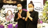 Gia đình lập bàn thờ tại nhà riêng, nhiều khán giả, đồng nghiệp gửi hoa tới tiễn biệt ca sĩ Phi Nhung.