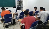 Lương thấp, nhiều giáo viên vẫn dạy thêm vì mưa sinh. Ảnh minh họa