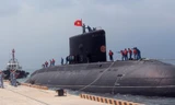 Tàu ngầm Thành phố Hồ Chí Minh tại quân cảng Cam Ranh - Ảnh: Hà Hưng (Người Lao Động).
