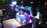 Dàn âm thanh nhạc sàn, DJ cực mạnh của nhà hàng hoạt động đến tận đêm khuya. Ảnh Việt Văn.