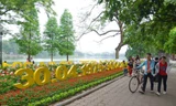 Hà Nội rực rỡ cờ hoa mừng lễ 30/4