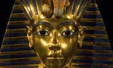 Chiếc mặt nạ vàng nổi tiếng đặt trên mặt xác ướp vua Tutankhamun. Ảnh: Ancient Origins.