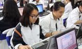 Học sinh Hà thành hào hứng chinh phục các câu hỏi lịch sử của cuộc thi trong ngày phát động (8/11).