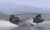 Mục kích trực thăng CH-47 hạ cánh trên mặt nước
