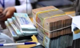 Vì sao rất nhiều tiền 'bơm' ra thị trường mà lãi suất cho vay không giảm?