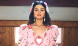 Selena Gomez khiến fan bất ngờ khi chào bằng tiếng Việt trước khi ra mắt “Selfish Love“