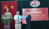 Ông Nguyễn Đình Bách (bìa phải). Ảnh: Hải Huế