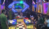 Phát hiện quả tang nhóm đối tượng thuê phòng karaoke để "phê" ma túy. Ảnh: Khoa Anh