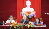 Lê Trường Lưu (giữa) có phiếu tín nhiệm cao nhất, với 52/52 phiếu tín nhiệm cao